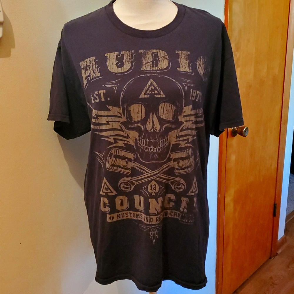 Audio council graphic tee size L